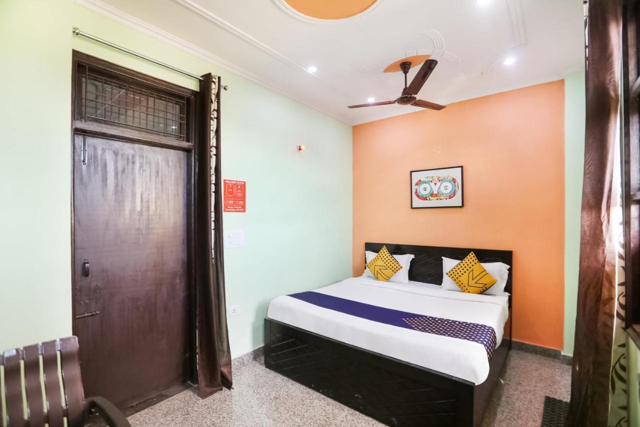 Spot On Main View Guest House Near Leisure Valley Park Γκουργκάον Εξωτερικό φωτογραφία