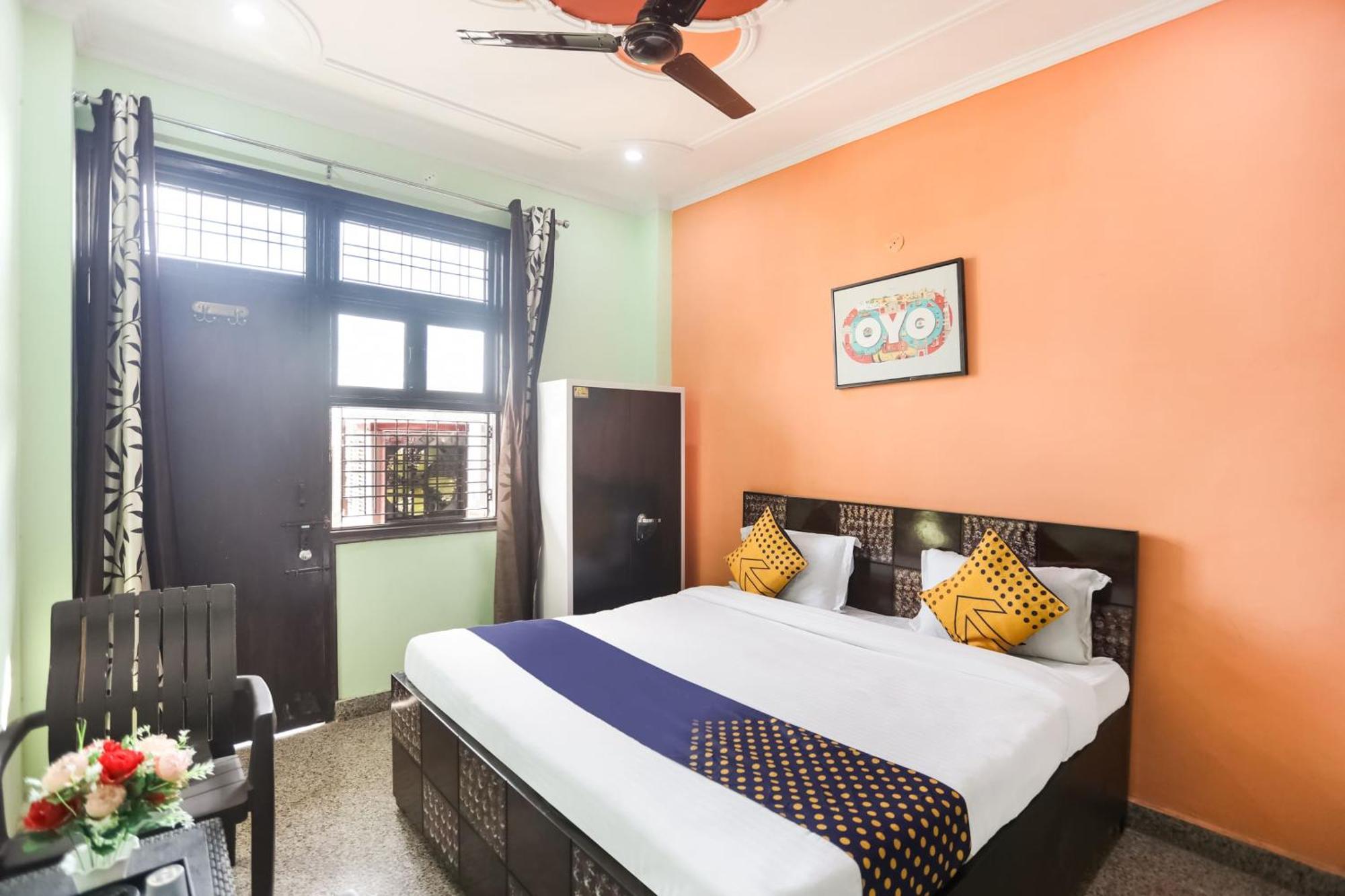 Spot On Main View Guest House Near Leisure Valley Park Γκουργκάον Εξωτερικό φωτογραφία