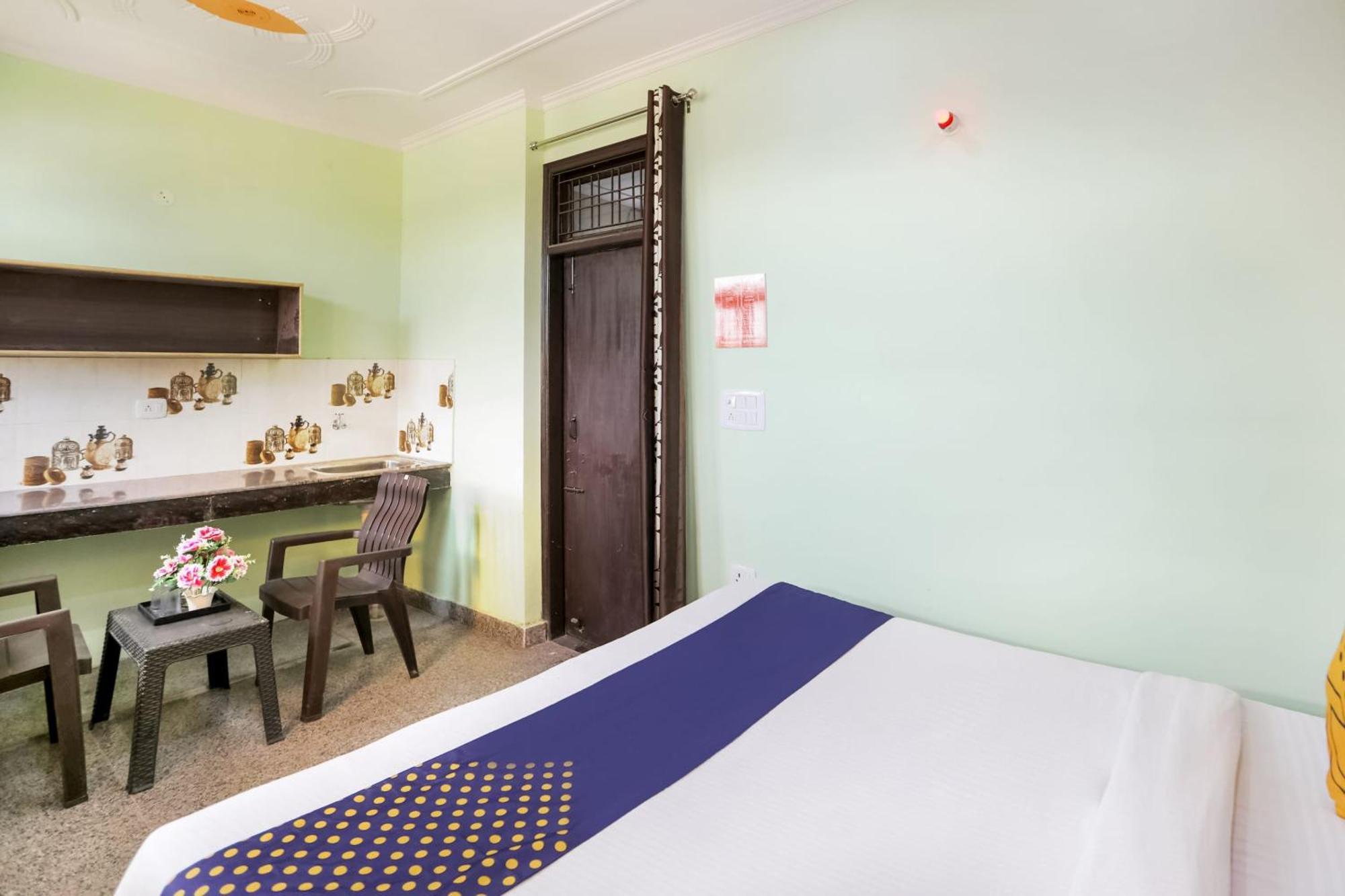 Spot On Main View Guest House Near Leisure Valley Park Γκουργκάον Εξωτερικό φωτογραφία