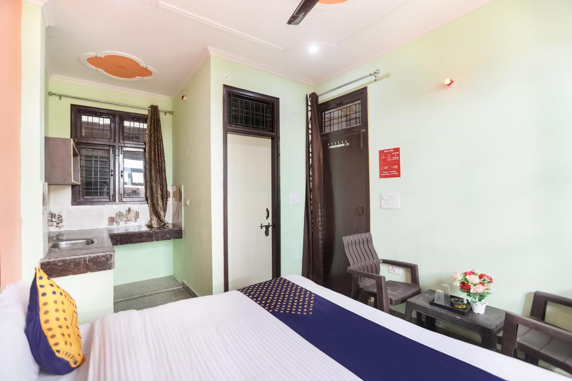 Spot On Main View Guest House Near Leisure Valley Park Γκουργκάον Εξωτερικό φωτογραφία