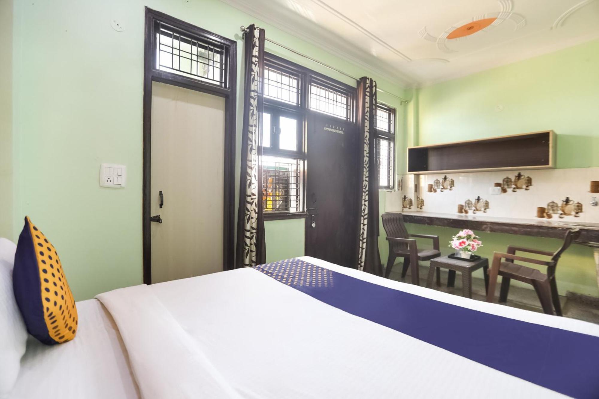 Spot On Main View Guest House Near Leisure Valley Park Γκουργκάον Εξωτερικό φωτογραφία