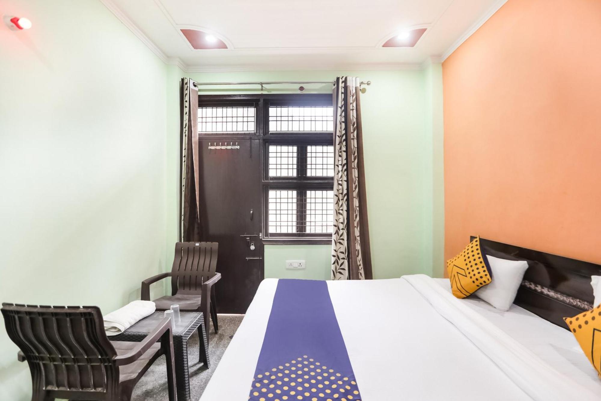 Spot On Main View Guest House Near Leisure Valley Park Γκουργκάον Εξωτερικό φωτογραφία